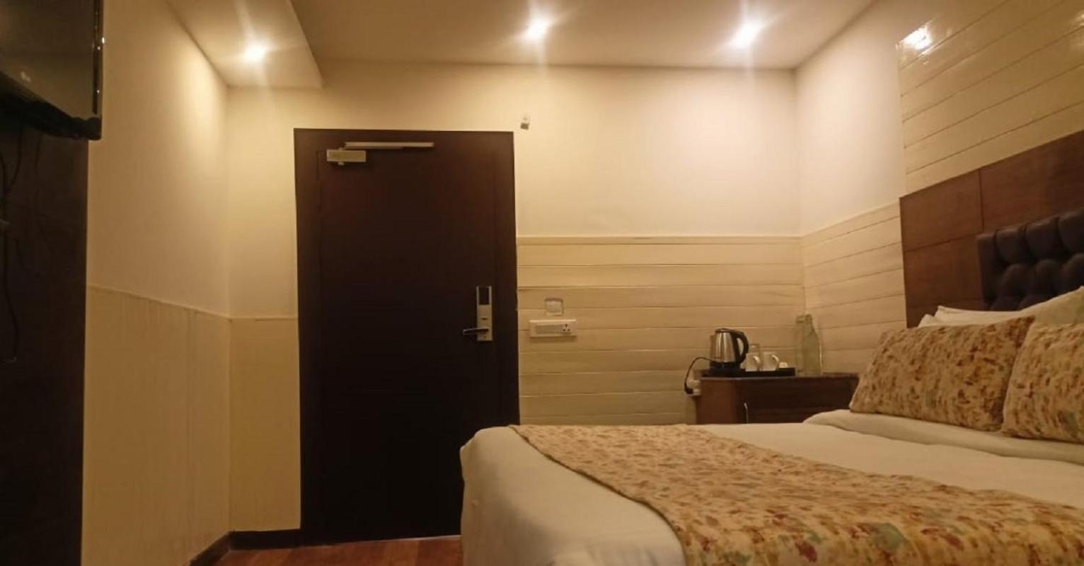 Yashshree Mussoorie Mall Road Ngoại thất bức ảnh